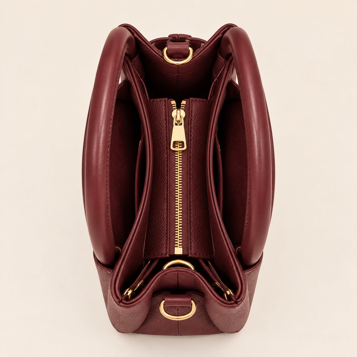 City Bag Coconuda Borgogna, vista dall'alto con scomparto centrale con zip