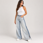 Jeans Double - figura intera frontale, denim bicolor a gamba larga