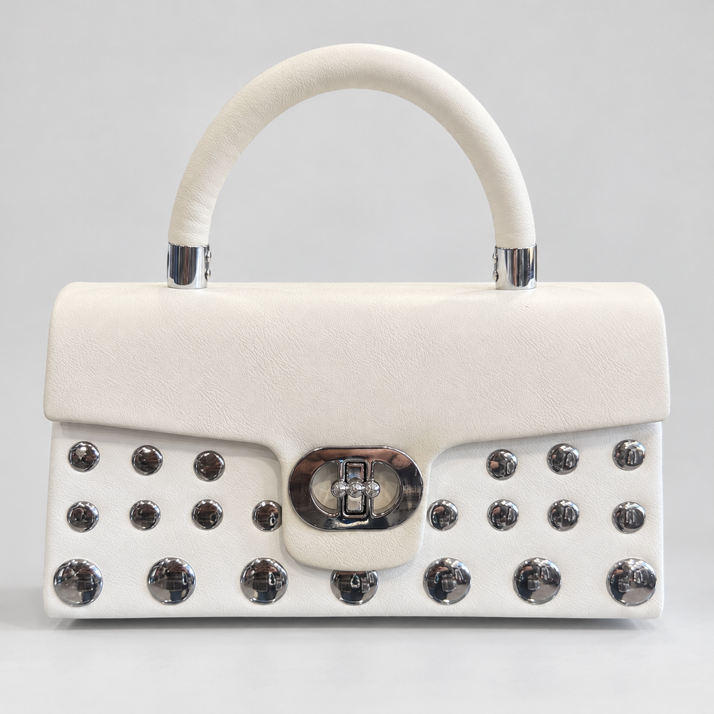Rock Chic Bag bianca con borchie argento e chiusura girevole, vista frontale