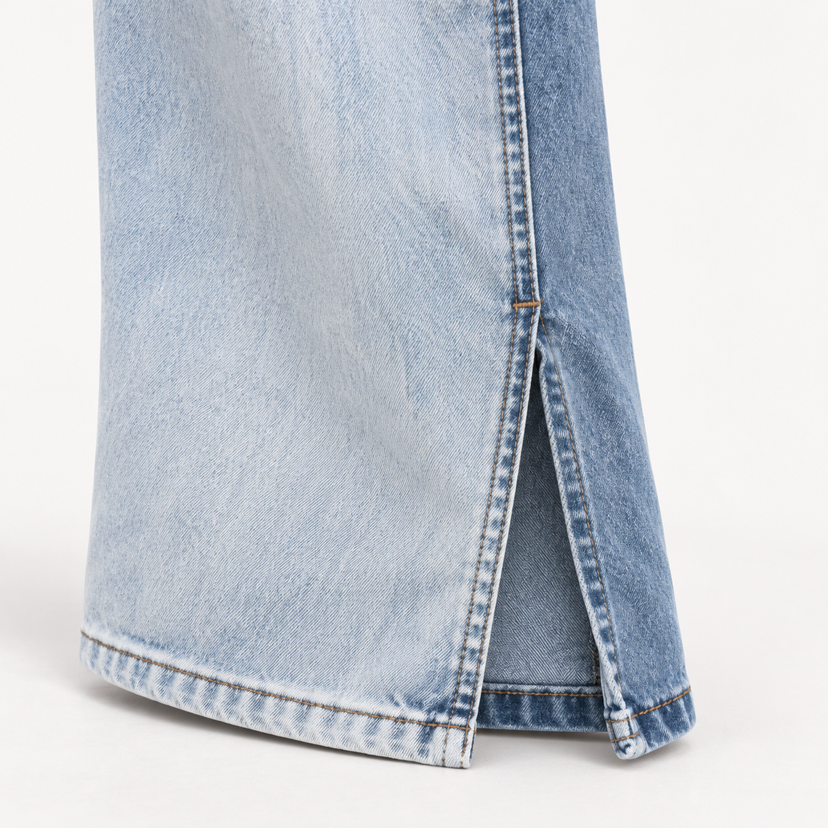 Jeans Double - dettaglio orlo con spacco laterale