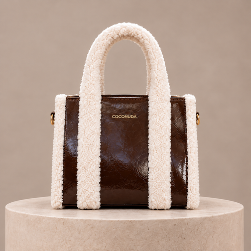 Tote Bag Teddy Coconuda Cioccolato con manici in teddy, vista frontale