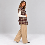 Gilet Scacco indossato, vista laterale con spacco