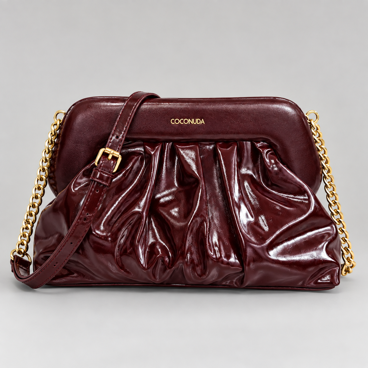 Coconuda Clutch Pouch Vinaccio - vista frontale con tracolla e catena dorata