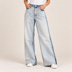 Jeans Double - dettaglio gamba larga bicolor indossato
