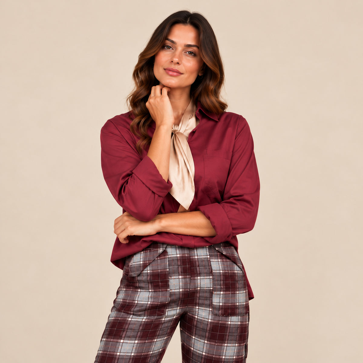 Dettaglio della vita alta e delle tasche frontali del pantalone Highland tartan
